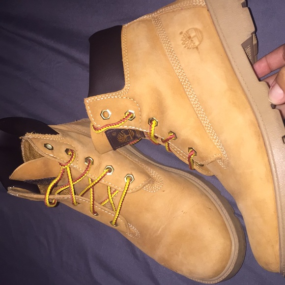 Junior 6 inch Premium Waterproof Timberland boots - Picture 2 of 5